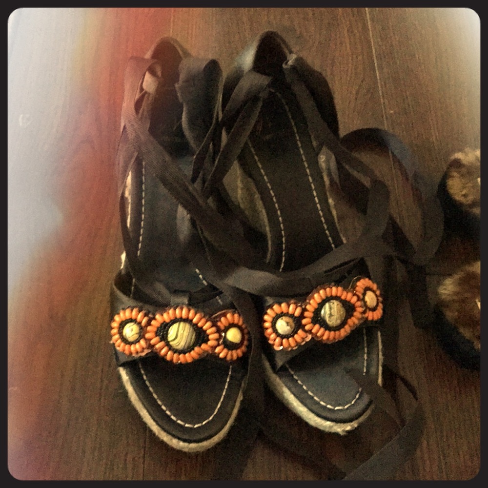 J Vincent wedges